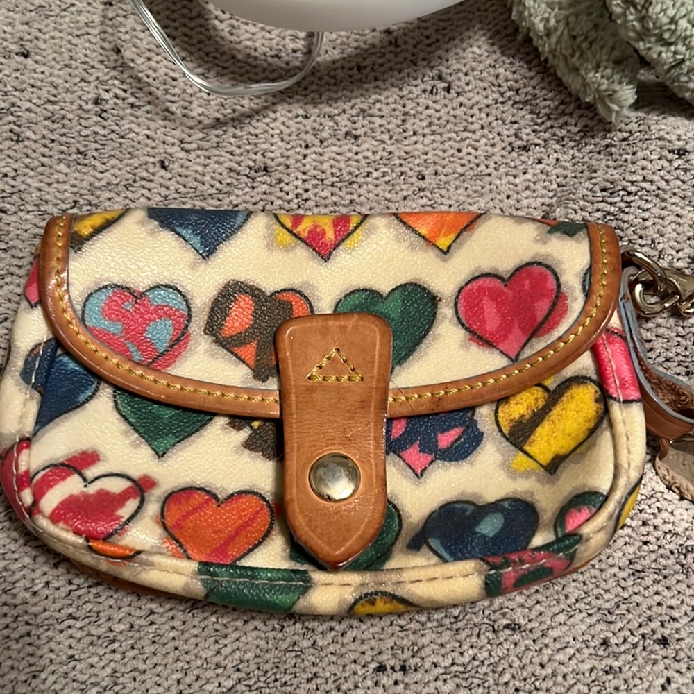 Dooney && bourke wristlet